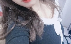 女生把筷子放屁眼里